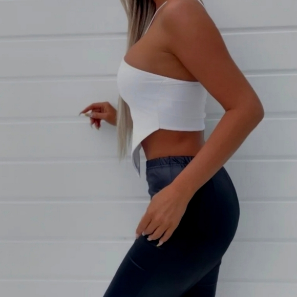 White Halterneck Scarf Top 🤍 - Picture 7 of 7